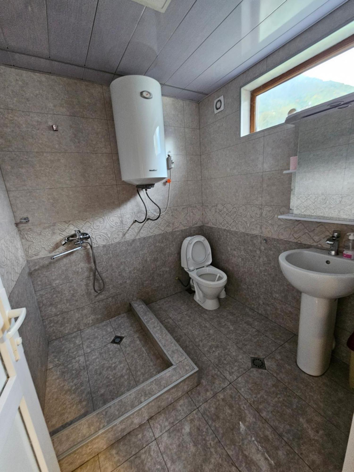 Guest House Goshtela Mestia Zewnętrze zdjęcie